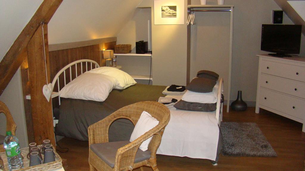 Gite De La Cour Campandré-Valcongrain Quarto foto